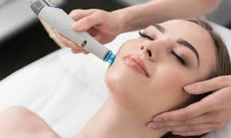 Hydra-Facial w/ Extractions, LED and Mask